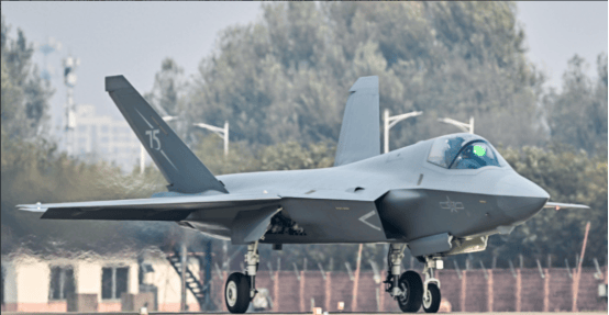 中国歼35正式官宣,避开了美踩过的坑,歼-20并非完美无缺