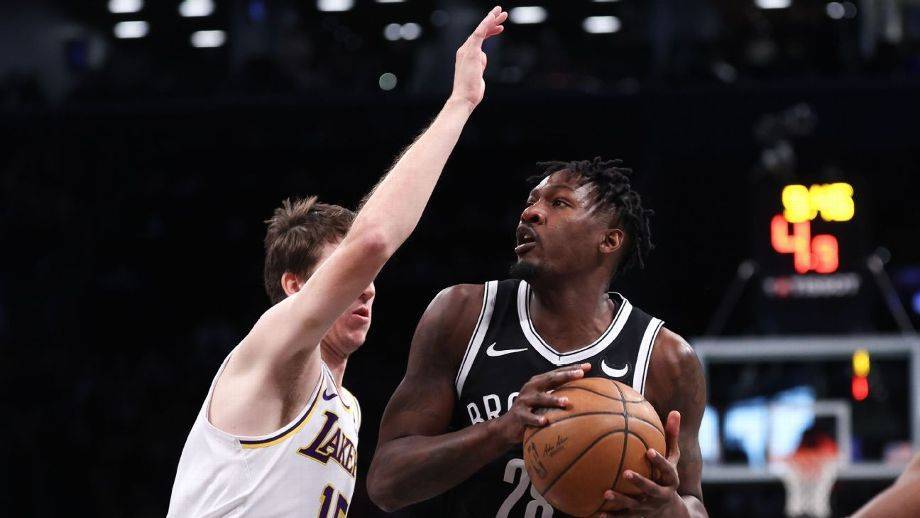 湖人提前送走拉塞尔,算是给40岁詹姆斯的一份生日礼物?