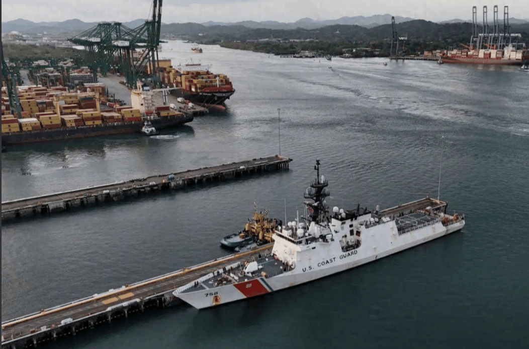 李嘉诚港口交易引发中美争锋,特朗普指示夺巴拿马运河,关键时刻中方发声!