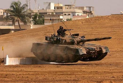 买走12辆坦克,用完就退货,如今故技重施,我国只回了一句话