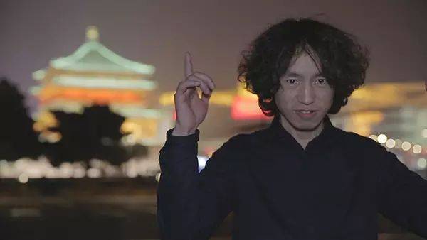 知名歌手复出！曾被强制送进精神病院