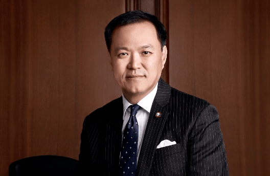 泰国总理再度换人，中方表态强调5个字，他信父女紧急避险，双双前往海外，信号不简单