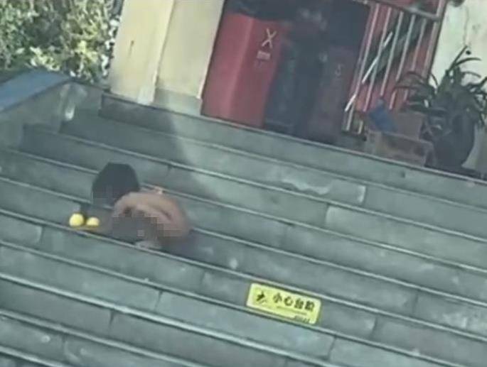 “野人孩子”事件还有三个问题需要追问