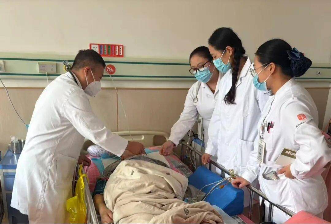 “大医院专家来了,我们在社区看病,也更放心了”