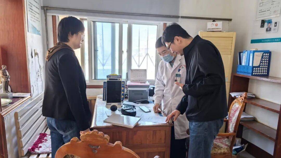 “大医院专家来了,我们在社区看病,也更放心了”