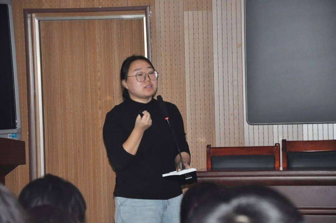 护航青春成长——忻府区副区长刘燕走进忻州二中调研指导心理健康第二课堂