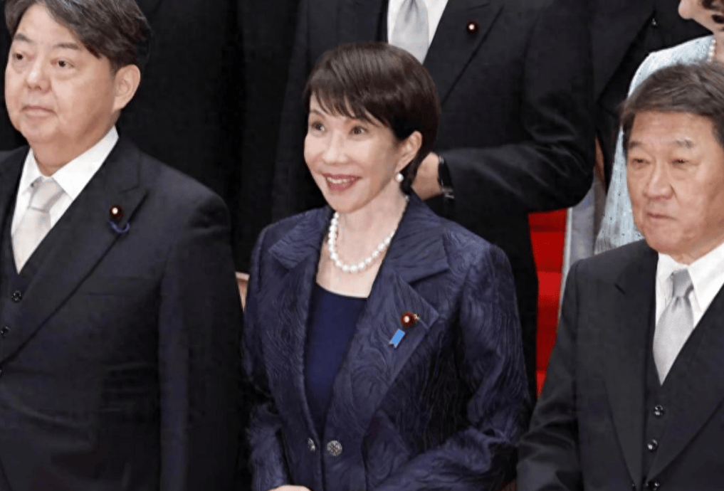 高市早苗没想到,中方直接对日本发“掉脑袋警告”,琉球问题也被摆了上来